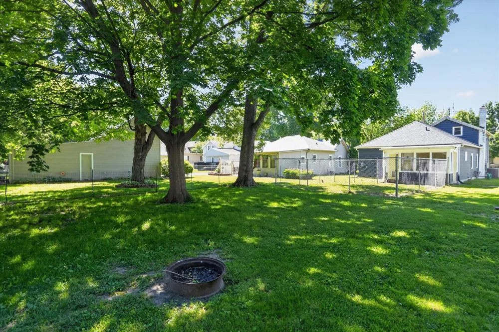 728 W Hanover Street Marshall City, MI 49068