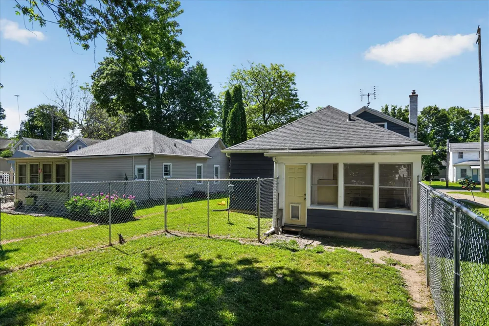 728 W Hanover Street Marshall City, MI 49068