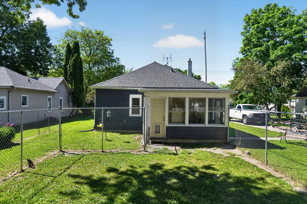 728 W Hanover Street Marshall City, MI 49068