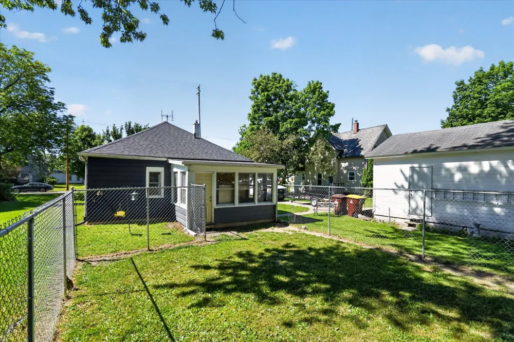 728 W Hanover Street Marshall City, MI 49068