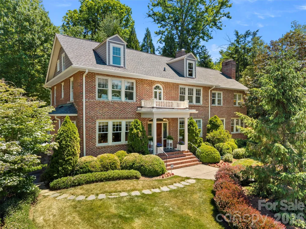 19 Blackwood Road Asheville, NC 28804