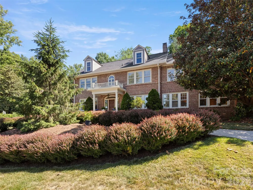 19 Blackwood Road Asheville, NC 28804