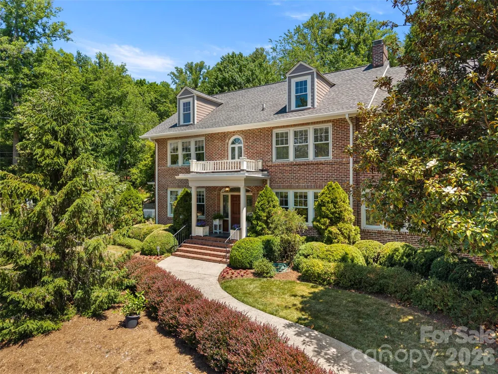 19 Blackwood Road Asheville, NC 28804