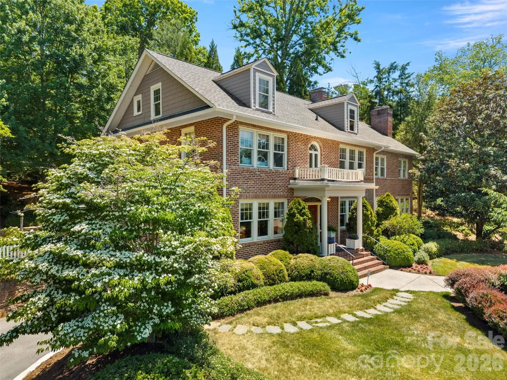 19 Blackwood Road Asheville, NC 28804