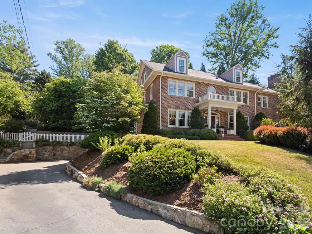 19 Blackwood Road Asheville, NC 28804
