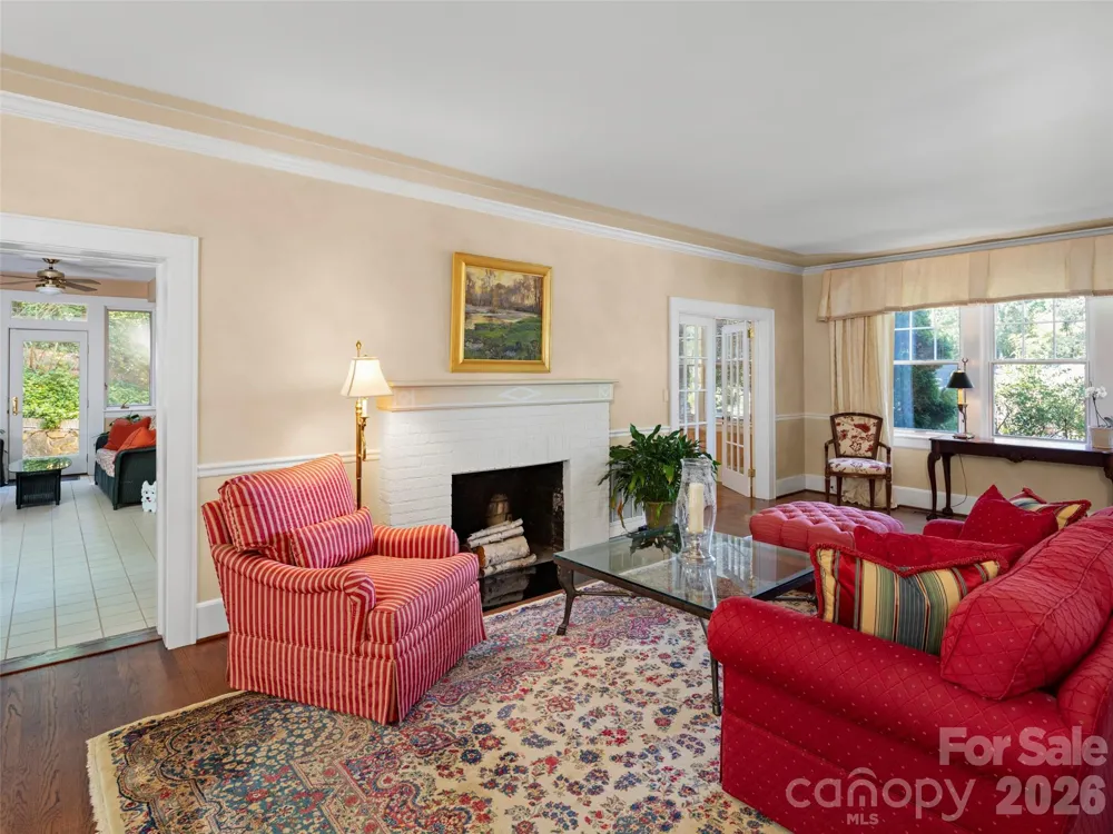 19 Blackwood Road Asheville, NC 28804