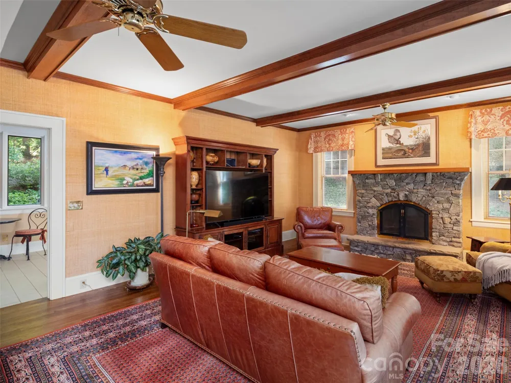 19 Blackwood Road Asheville, NC 28804