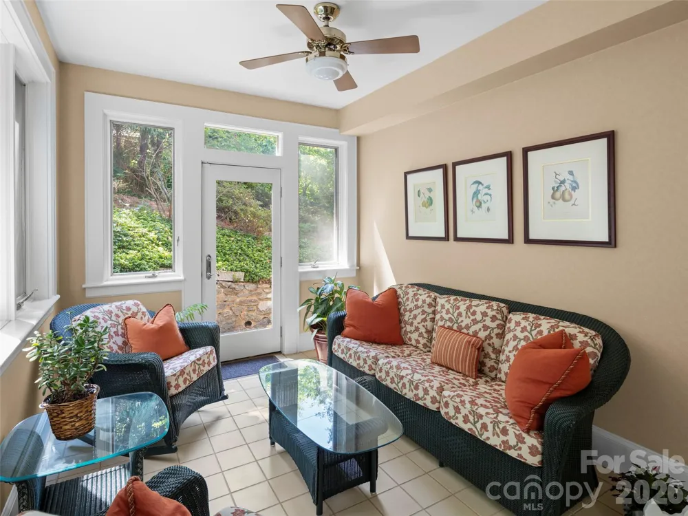 19 Blackwood Road Asheville, NC 28804