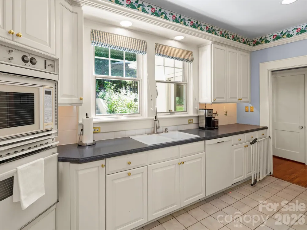 19 Blackwood Road Asheville, NC 28804
