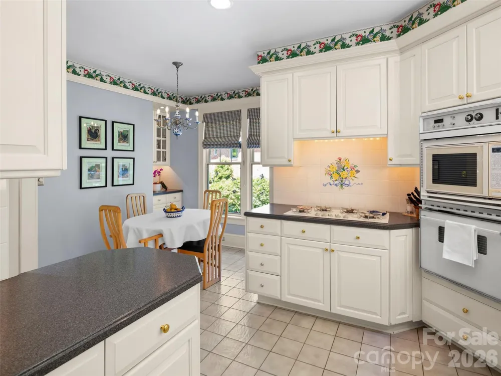 19 Blackwood Road Asheville, NC 28804
