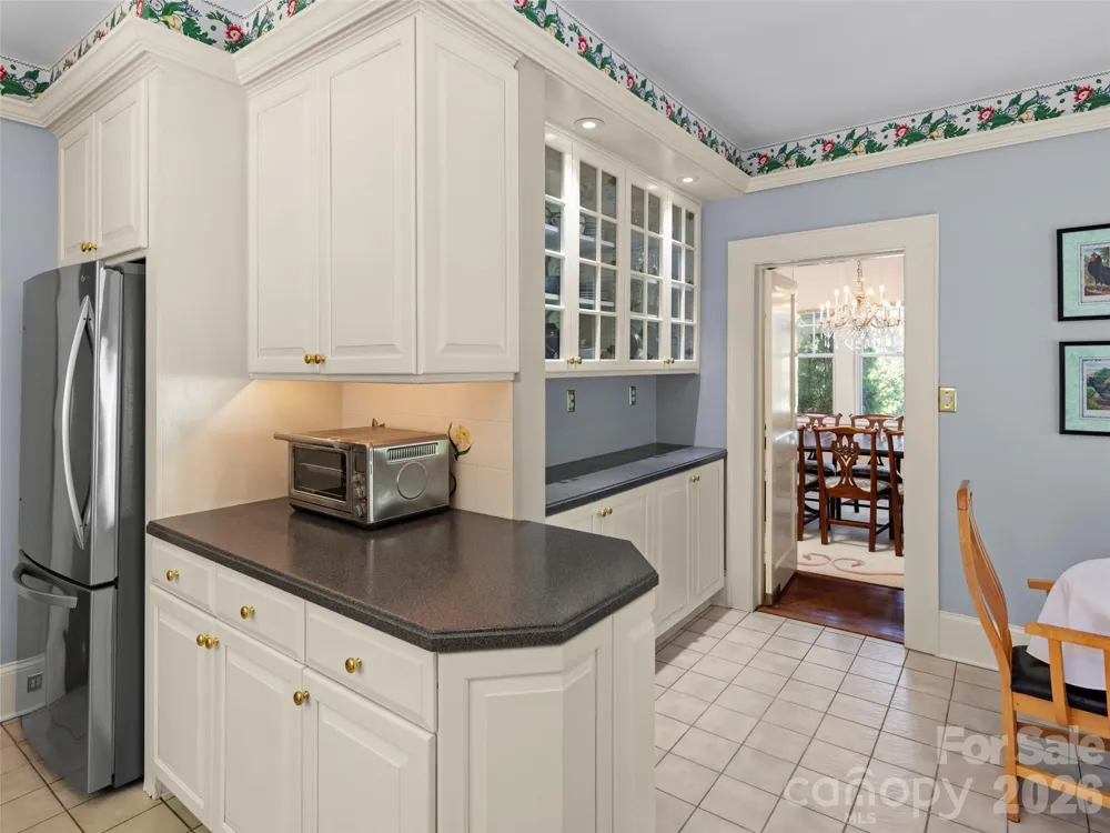 19 Blackwood Road Asheville, NC 28804