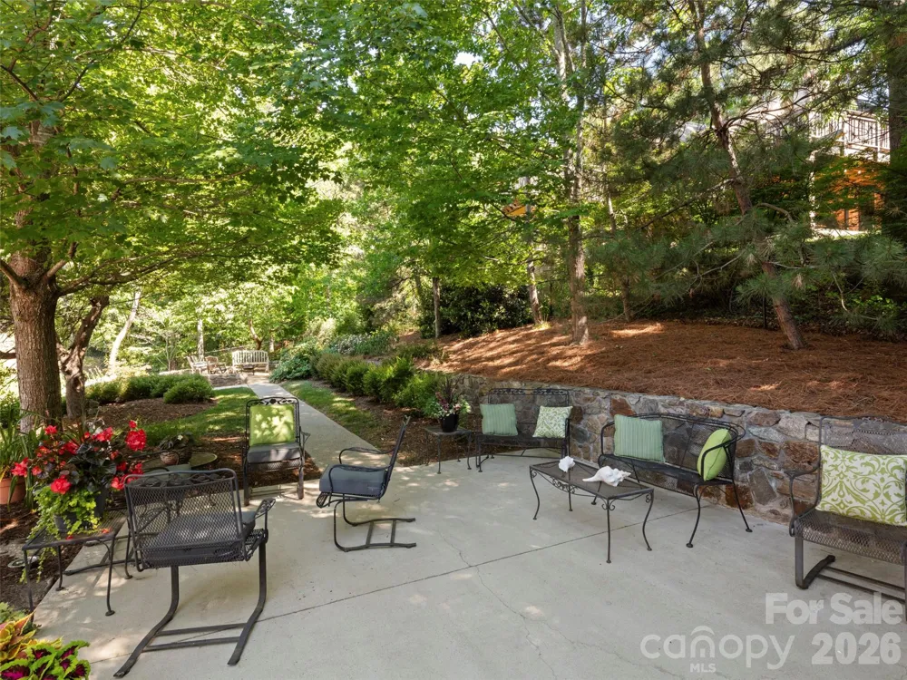 19 Blackwood Road Asheville, NC 28804