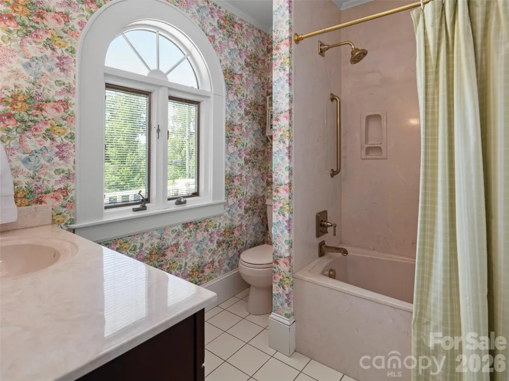 19 Blackwood Road Asheville, NC 28804