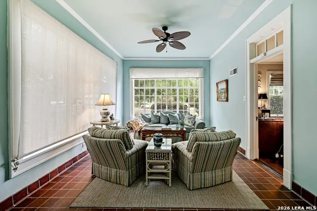 403 E BOWIE Luling, TX 78648