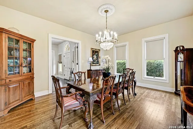 403 E BOWIE Luling, TX 78648