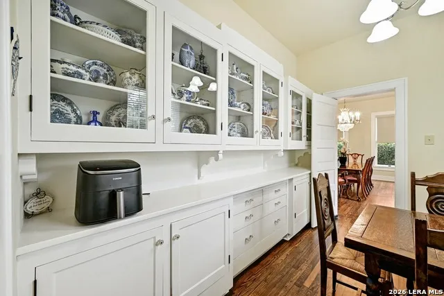 403 E BOWIE Luling, TX 78648