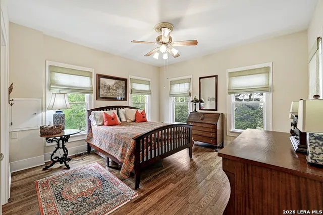403 E BOWIE Luling, TX 78648