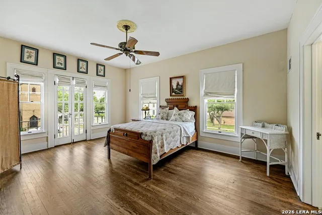 403 E BOWIE Luling, TX 78648