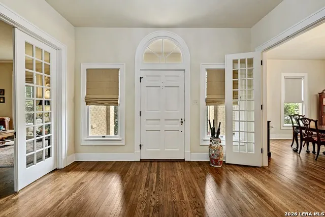 403 E BOWIE Luling, TX 78648