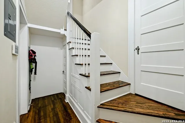 403 E BOWIE Luling, TX 78648