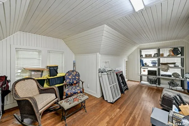 403 E BOWIE Luling, TX 78648