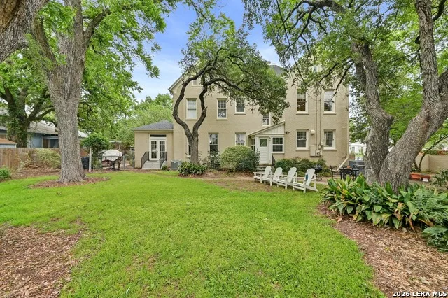 403 E BOWIE Luling, TX 78648