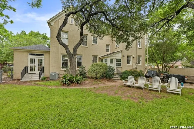 403 E BOWIE Luling, TX 78648