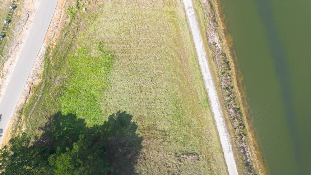 42 Lakeland Drive Hillister, TX 77624