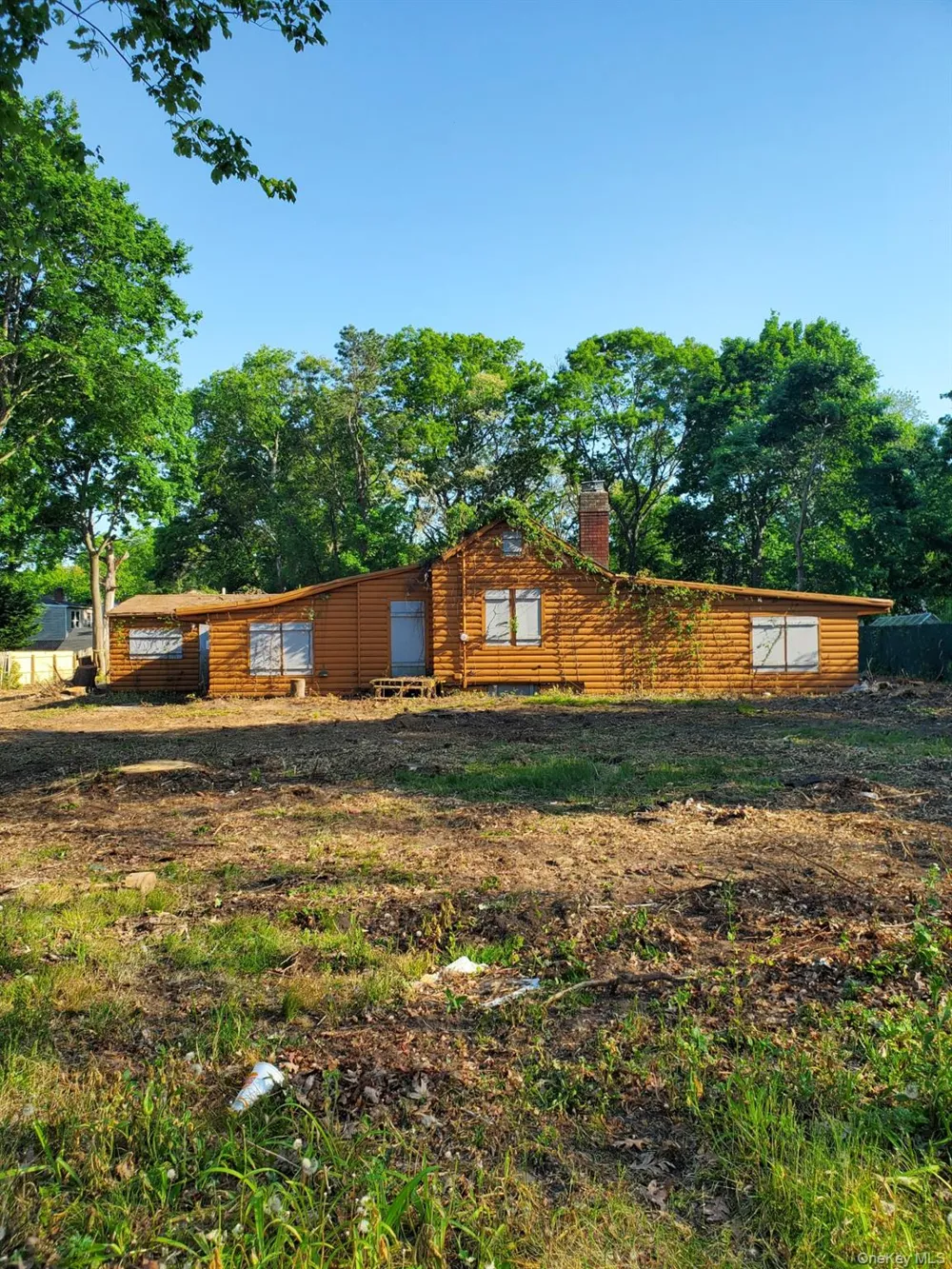 34 Peach Street Central Islip, NY 11722