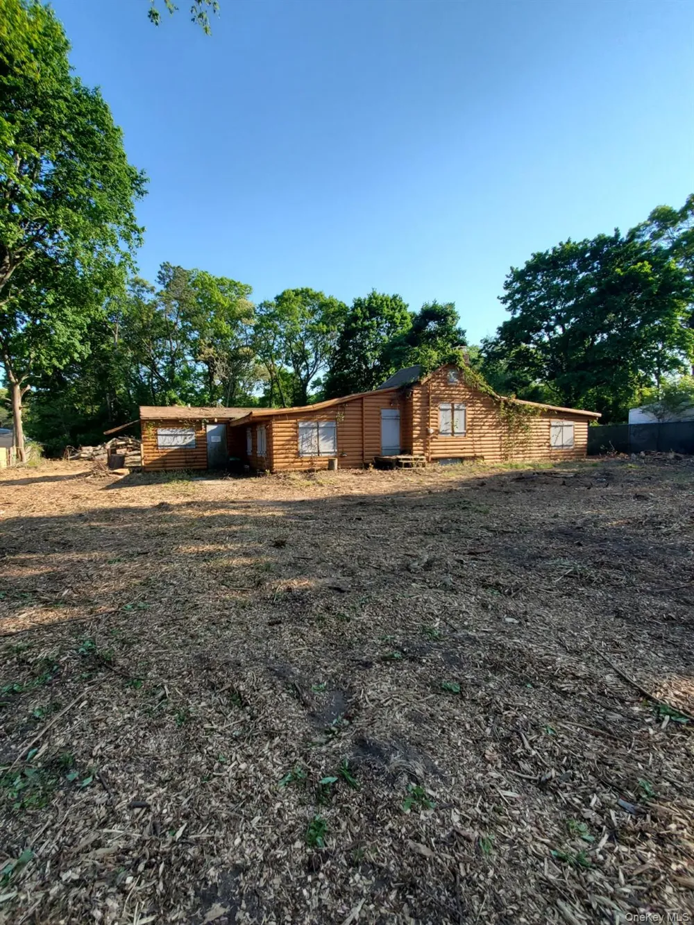 34 Peach Street Central Islip, NY 11722