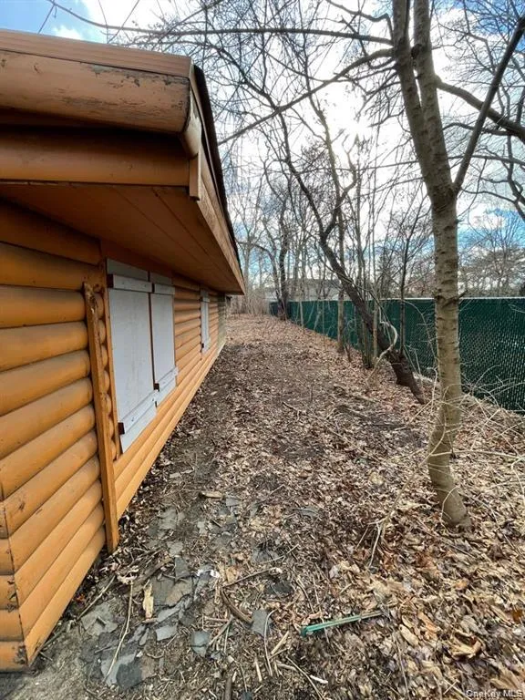 34 Peach Street Central Islip, NY 11722