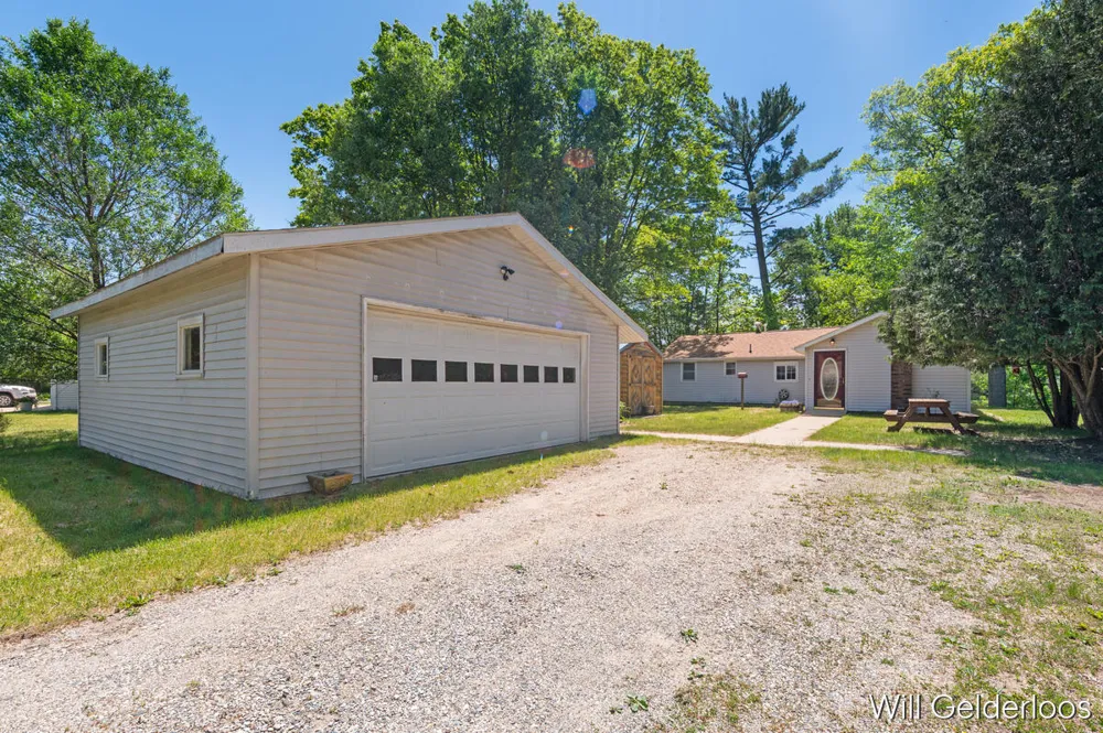 18519 Arthur Road Big Rapids, MI 49307