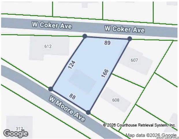 610 W Moore Ave Devine, TX 78016