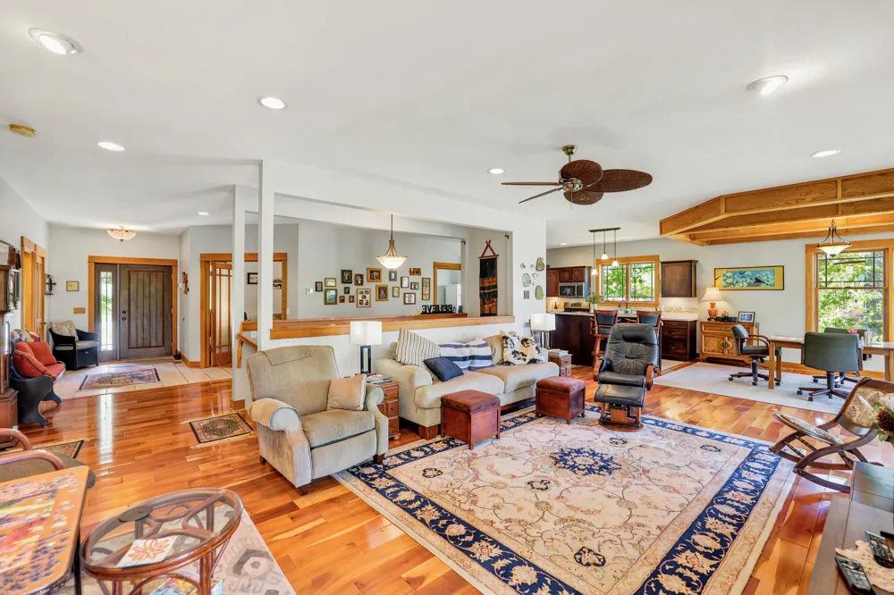 7352 Hallridge Drive NE Belding, MI 48809