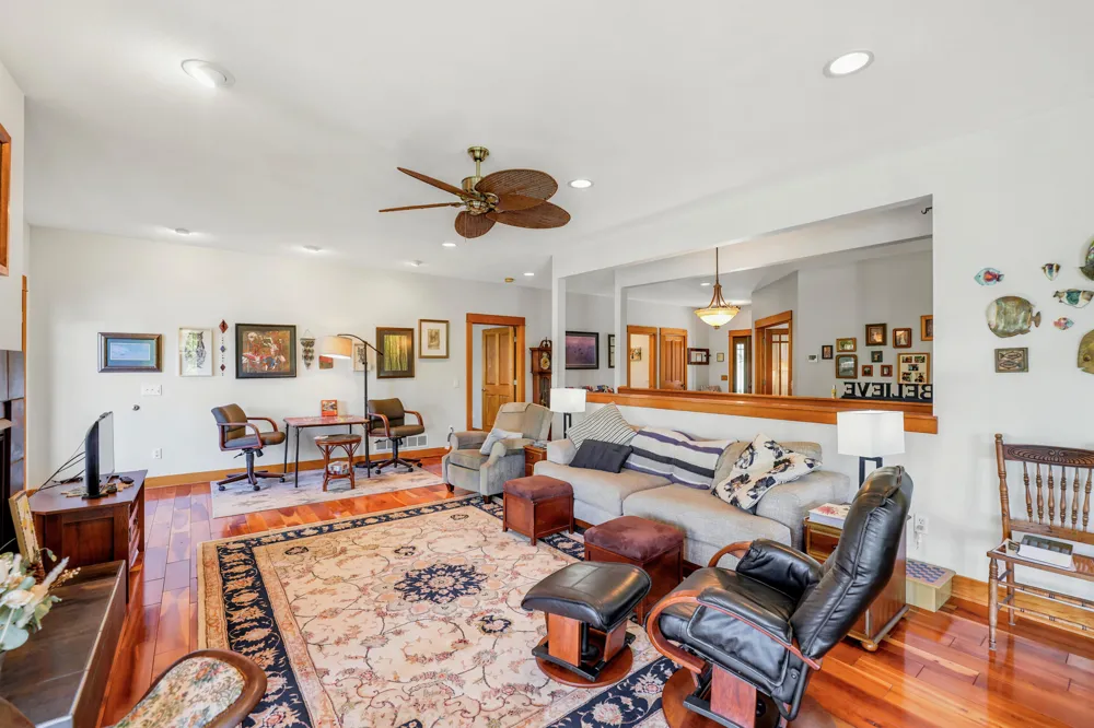 7352 Hallridge Drive NE Belding, MI 48809