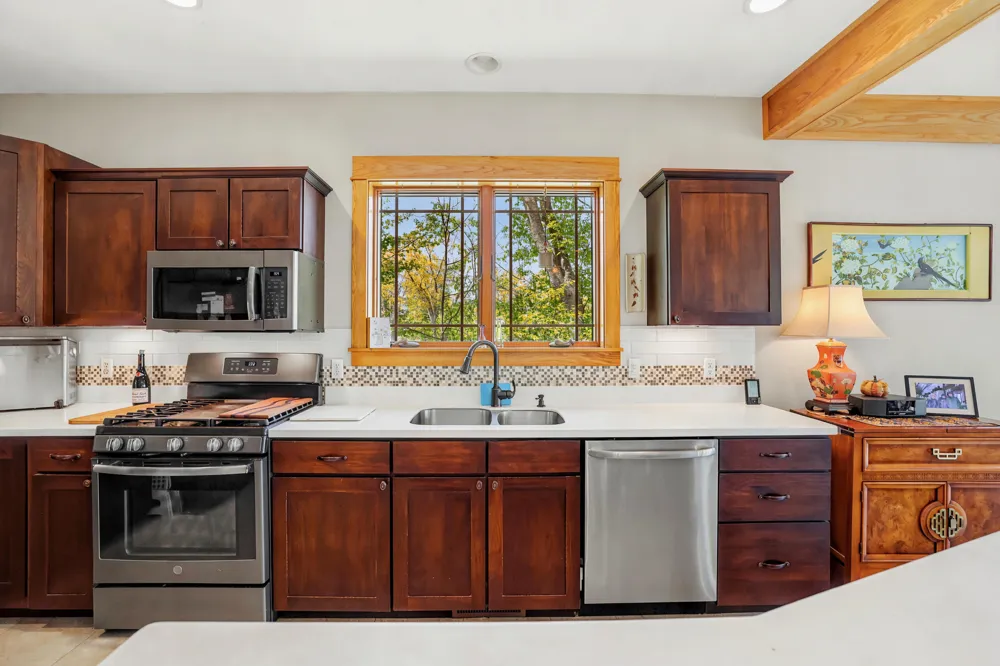 7352 Hallridge Drive NE Belding, MI 48809