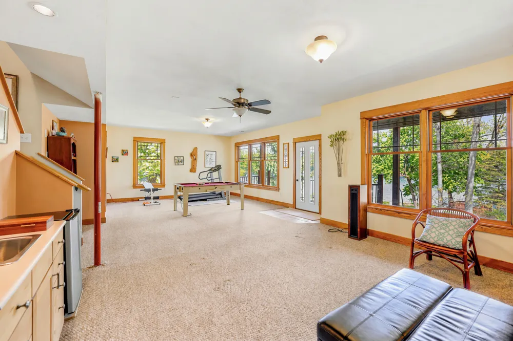 7352 Hallridge Drive NE Belding, MI 48809