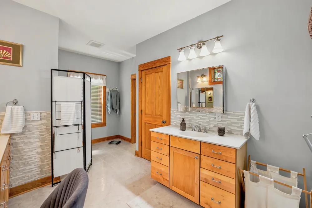 7352 Hallridge Drive NE Belding, MI 48809
