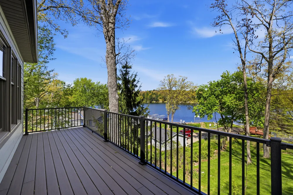 7352 Hallridge Drive NE Belding, MI 48809
