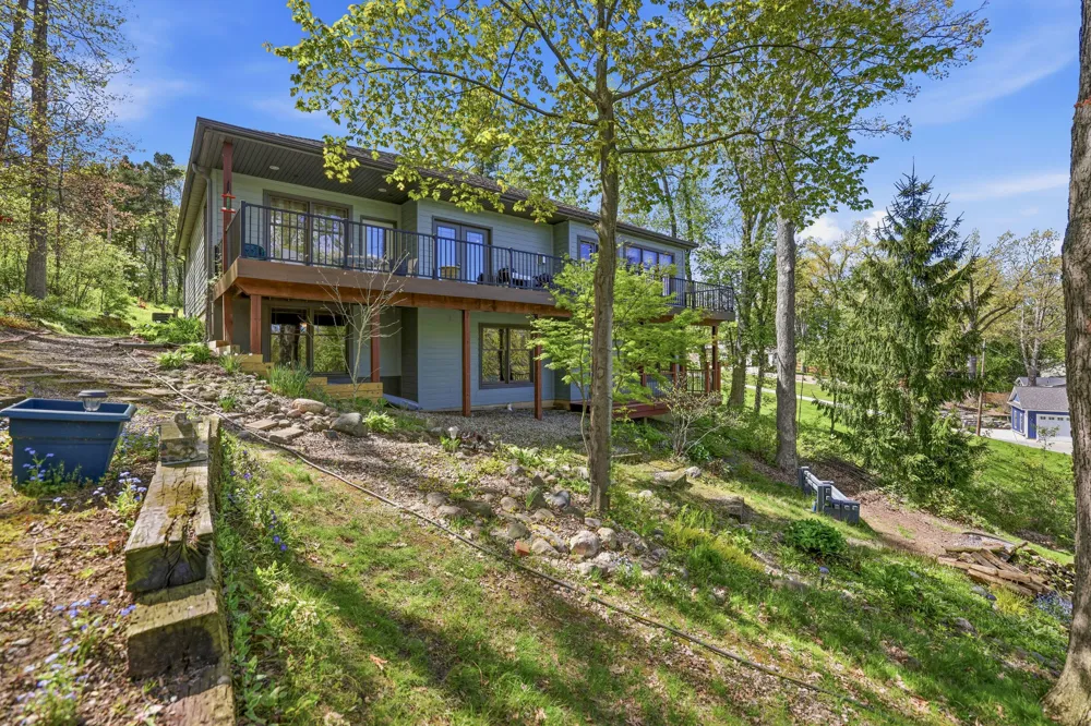 7352 Hallridge Drive NE Belding, MI 48809