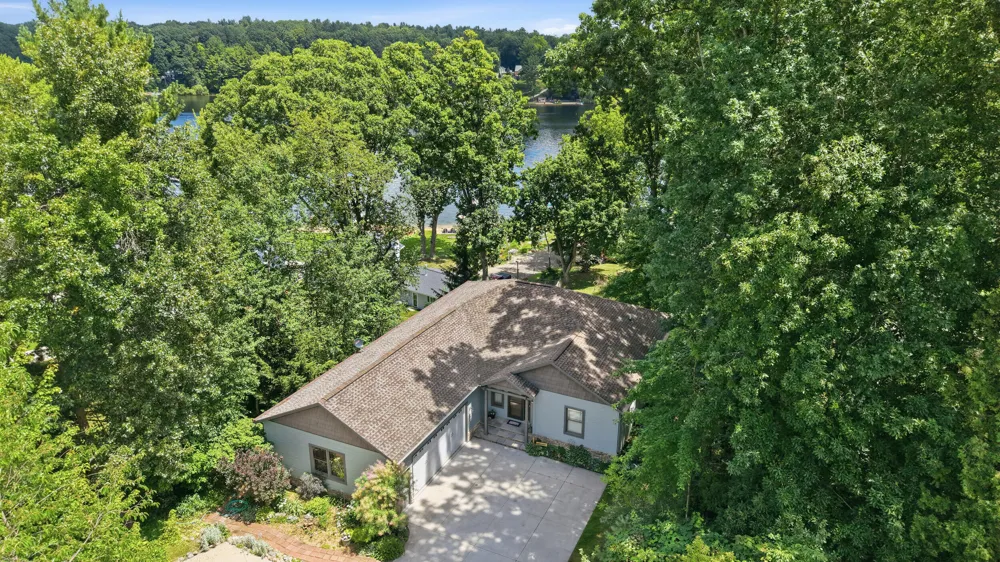 7352 Hallridge Drive NE Belding, MI 48809