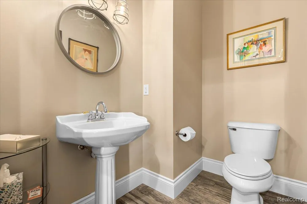 543 Deer Street Plymouth City, MI 48170