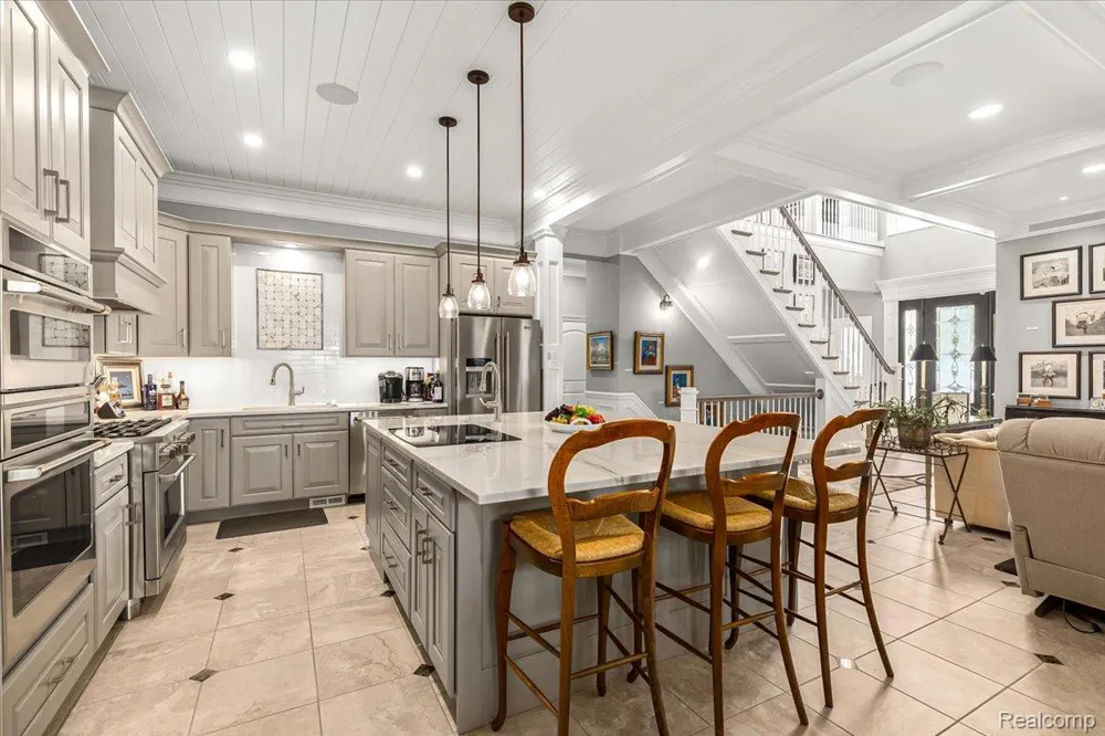 543 Deer Street Plymouth City, MI 48170