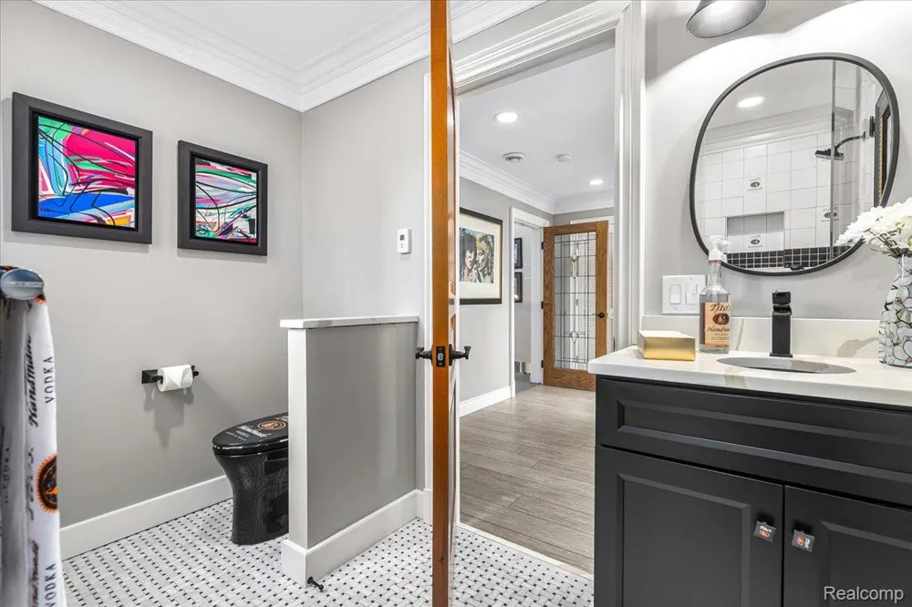 543 Deer Street Plymouth City, MI 48170
