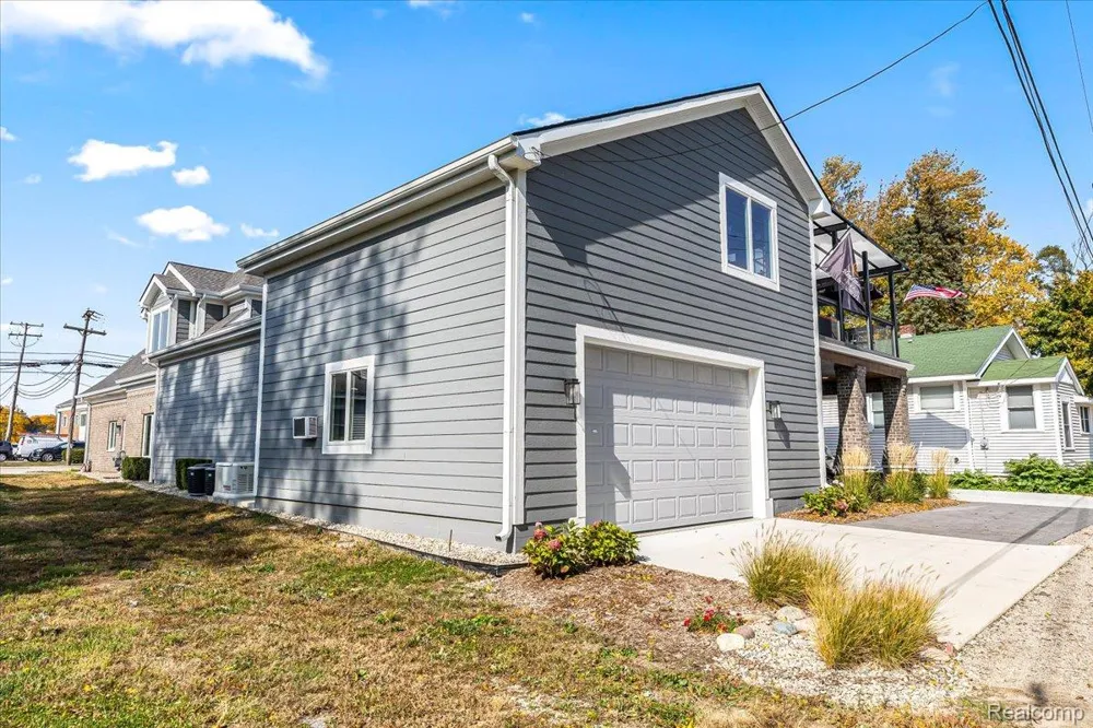 543 Deer Street Plymouth City, MI 48170