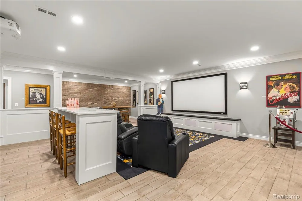 543 Deer Street Plymouth City, MI 48170