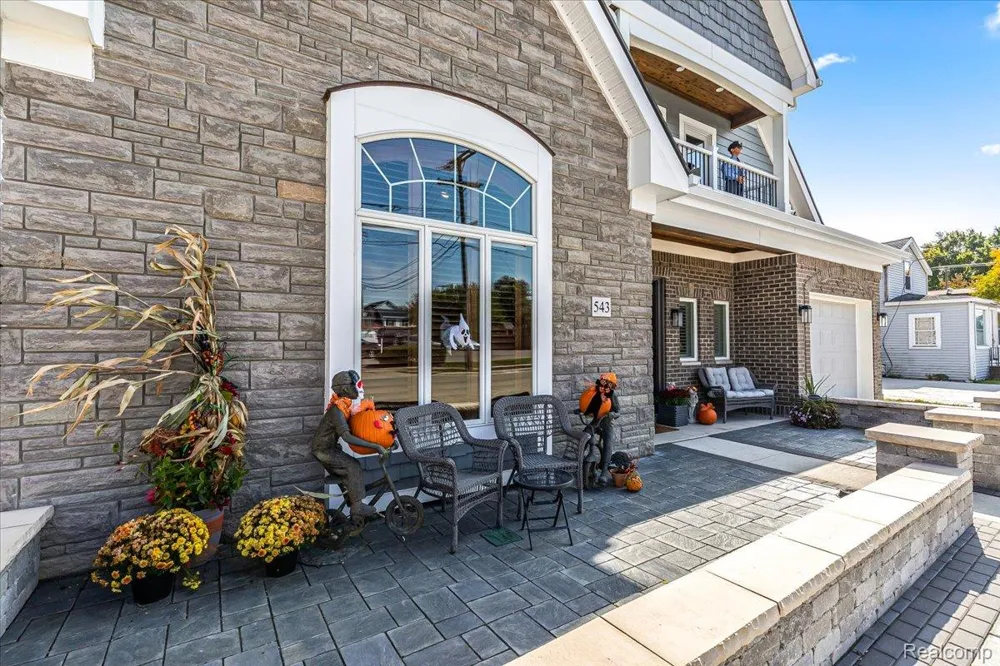 543 Deer Street Plymouth City, MI 48170