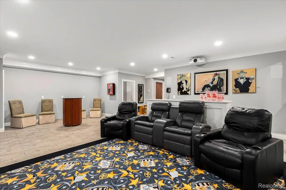 543 Deer Street Plymouth City, MI 48170