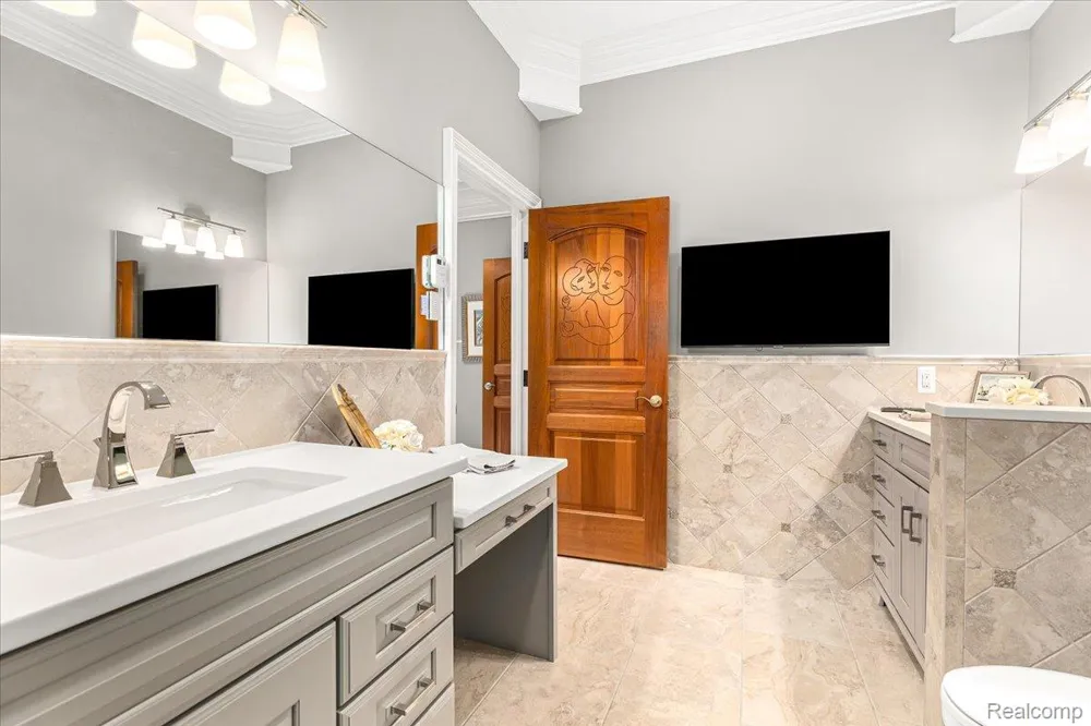 543 Deer Street Plymouth City, MI 48170