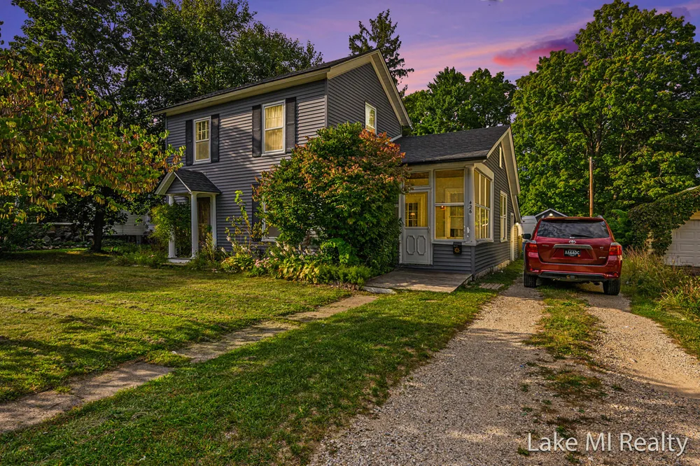 426 W Bridge Street Plainwell City, MI 49080